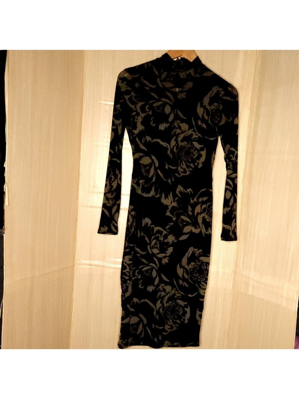Material Girl Green Black Floral Body Con Stretchy Midi Dress Medium
